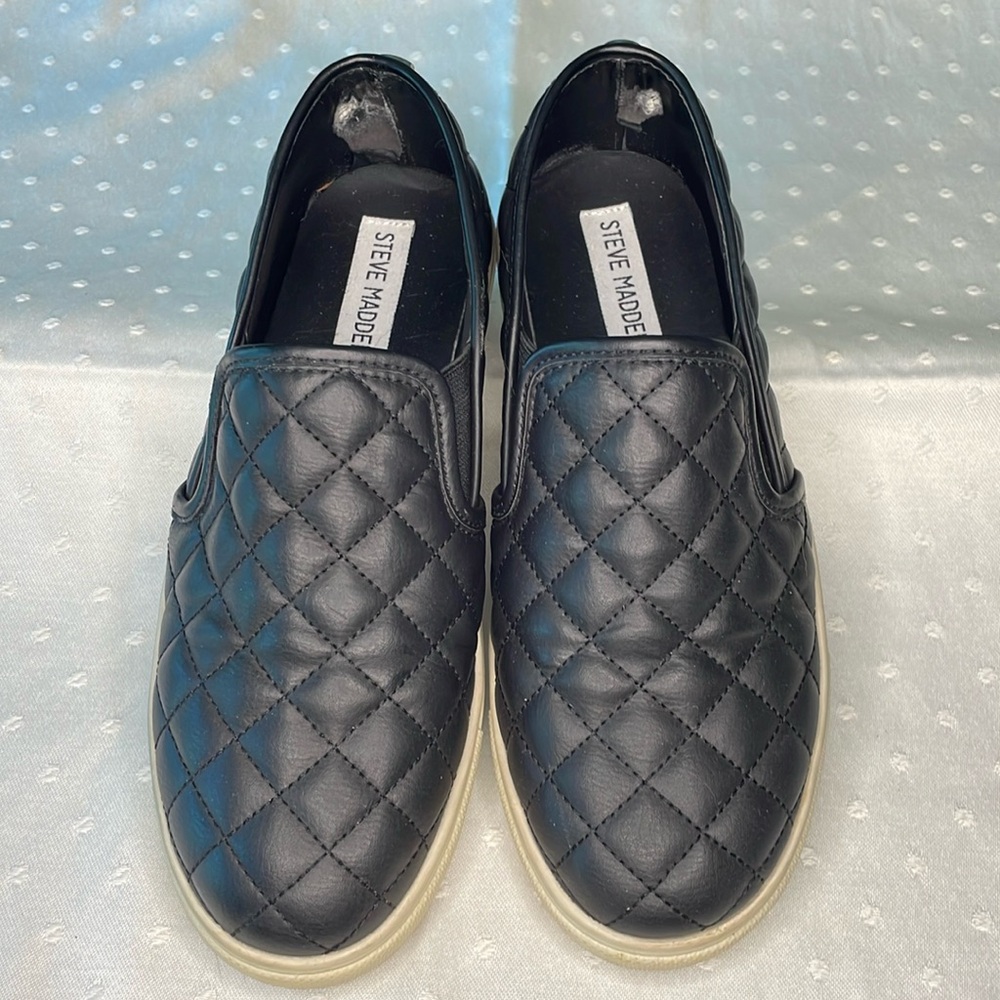 Steve Madden Women’s Ecentrcq size 6.5 Black slip Ons
